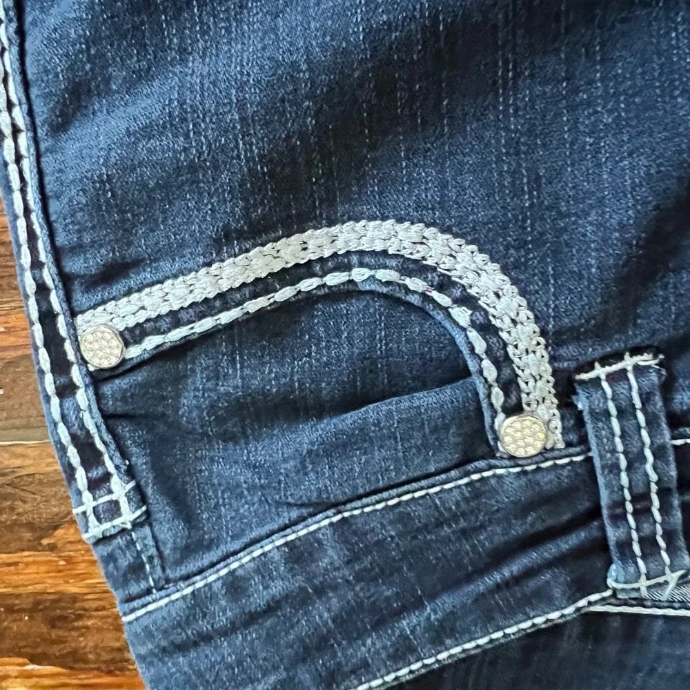 Daytrip Virgo Bootcut Jeans Dark Wash Contrast Stitch Size 31R DBK607